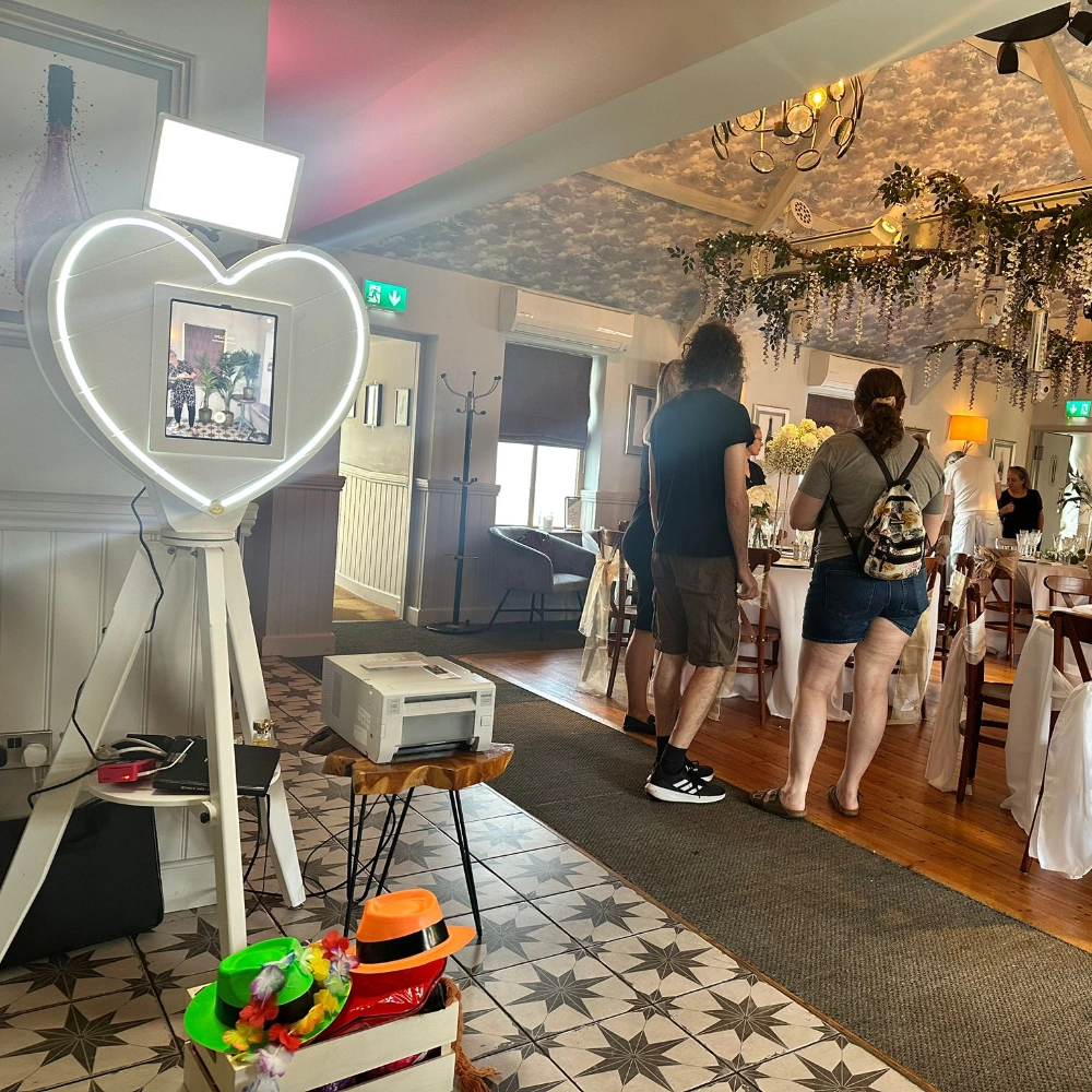 Small space photo pod with props box